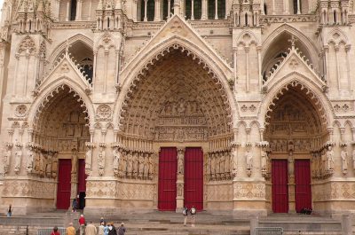 La cathédrale gothique, bible des illettrés?