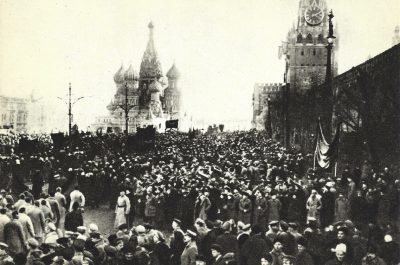 Le spectacle de la révolution: les manifestations commémoratives de la Révolution d’Octobre 1917 (1918-1947)